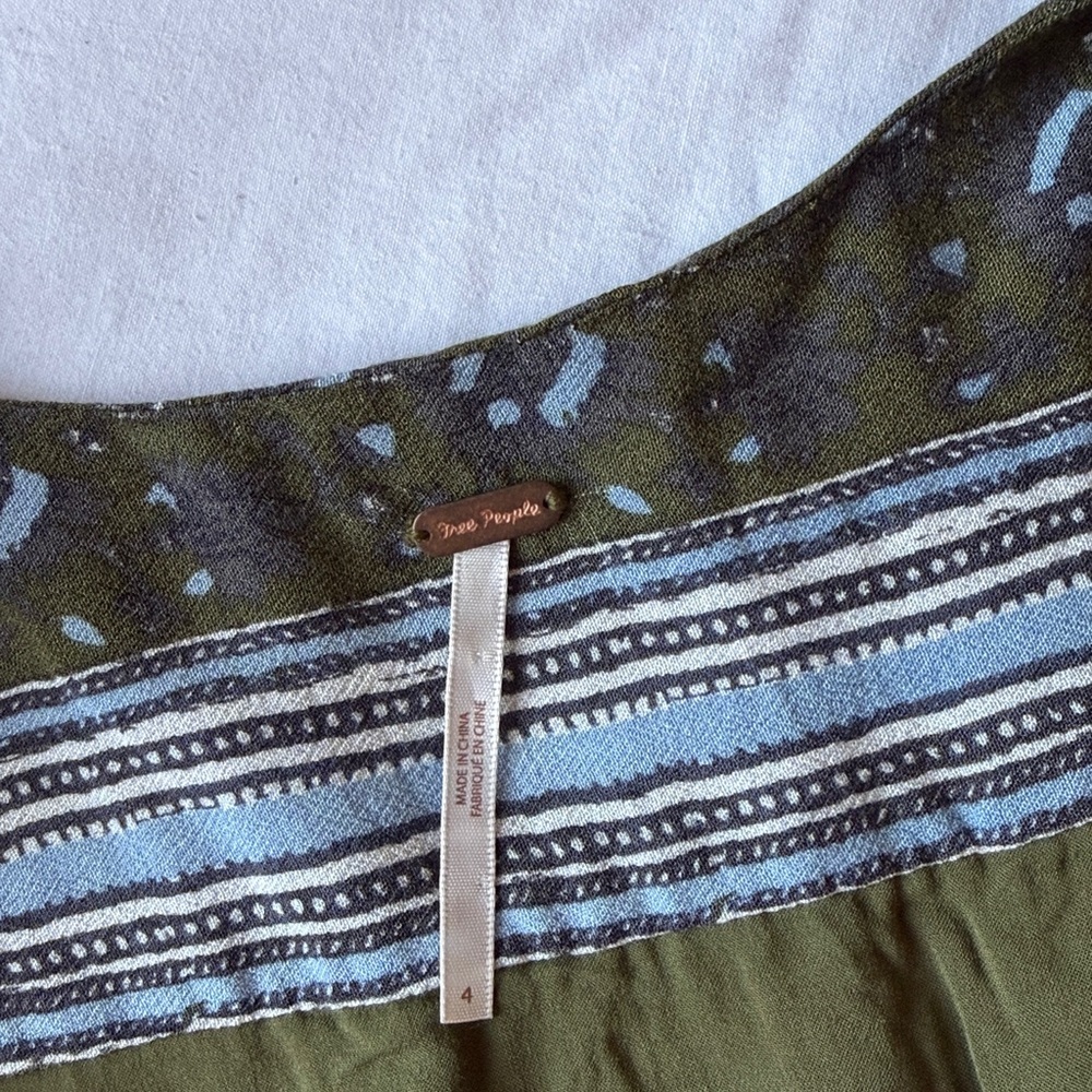 Free People Olive & Blue Patterned V-Neck Cropped Top - Picture 6 of 11